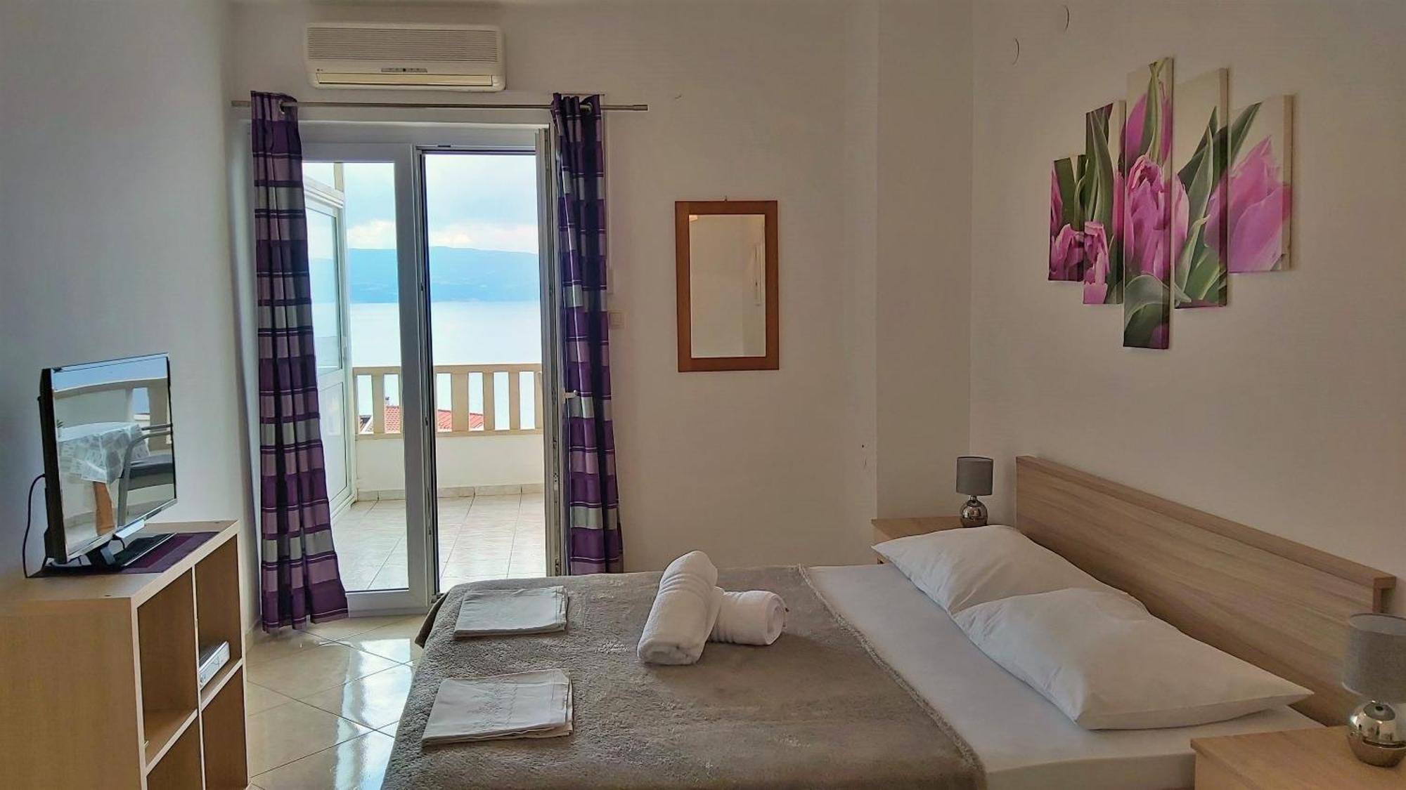 Apartments Nemira Omiš Oda fotoğraf