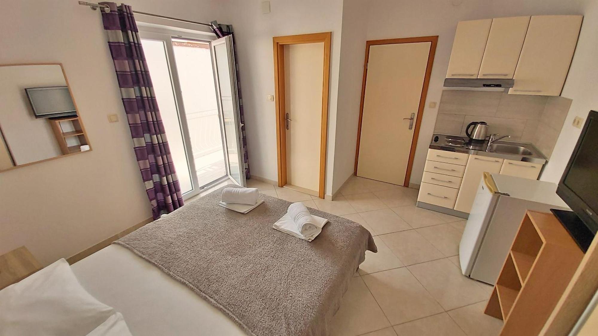 Apartments Nemira Omiš Oda fotoğraf