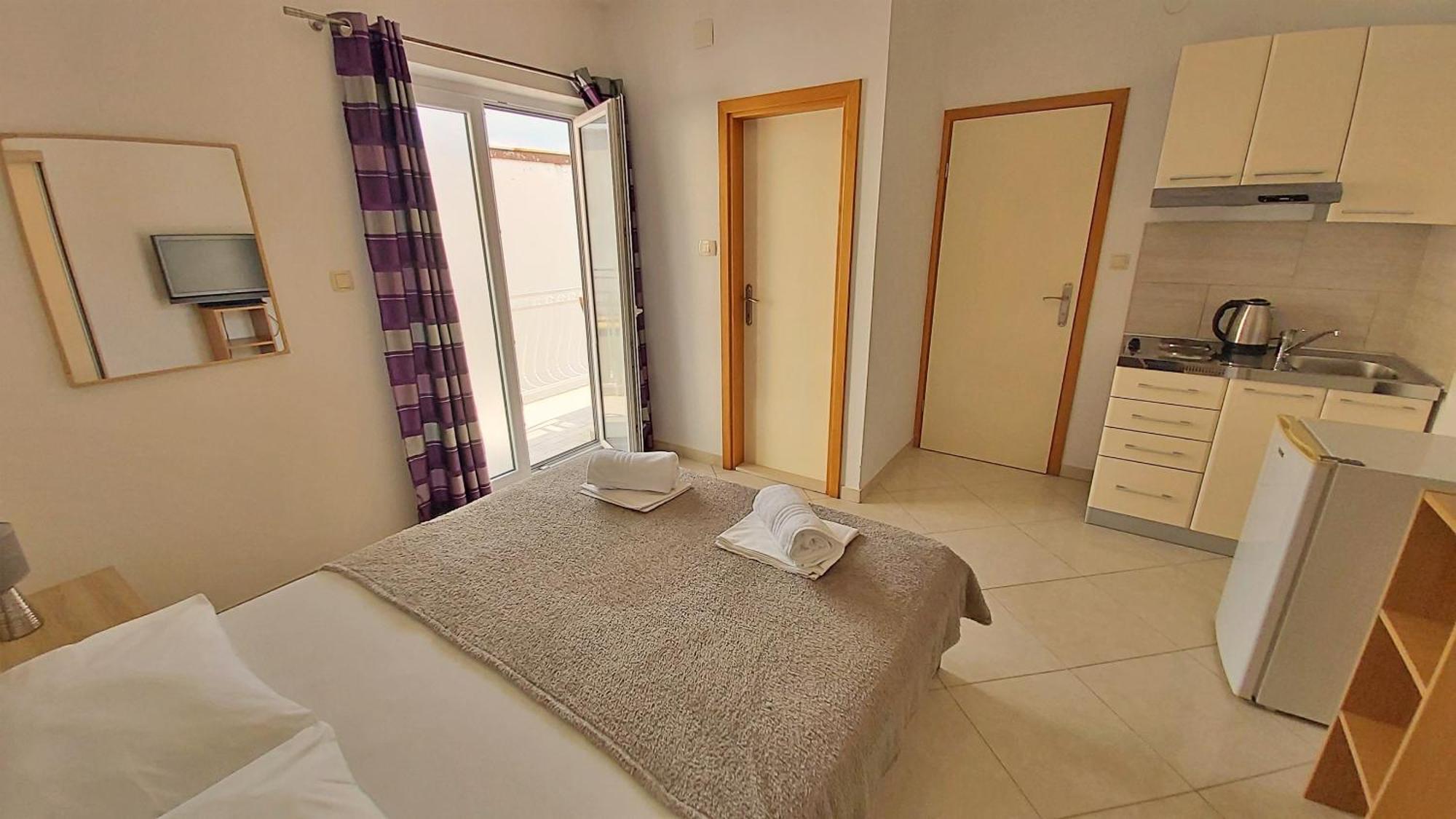 Apartments Nemira Omiš Oda fotoğraf